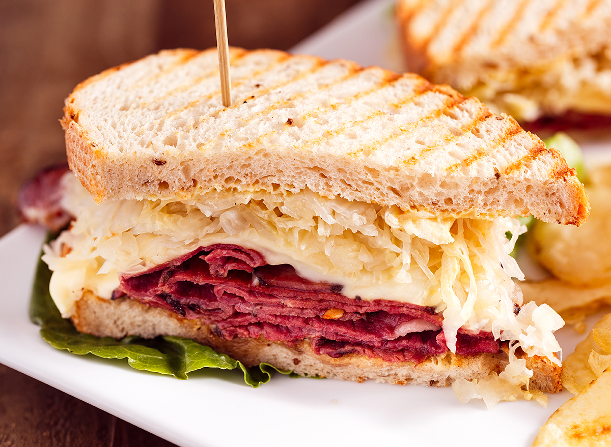 Sanduíche de carne curada: como montar uma versão nutritiva em casa