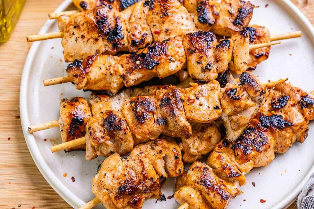 Espetinhos de Frango Bang Bang: Receita Fit, Prática e Proteica