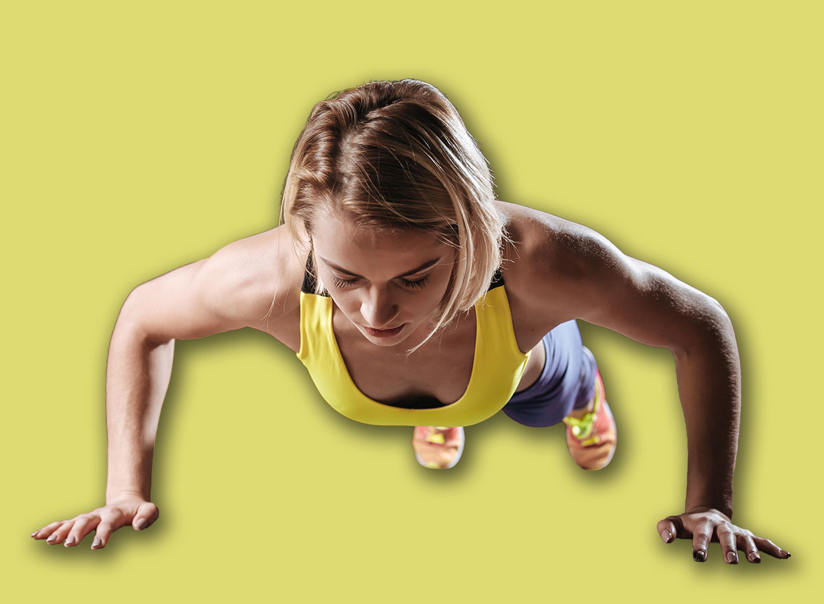 Quantas flexões você consegue fazer? O benchmark de força após os 50