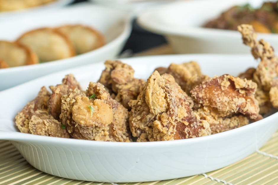 Como fazer frango frito crocante e suculento em casa