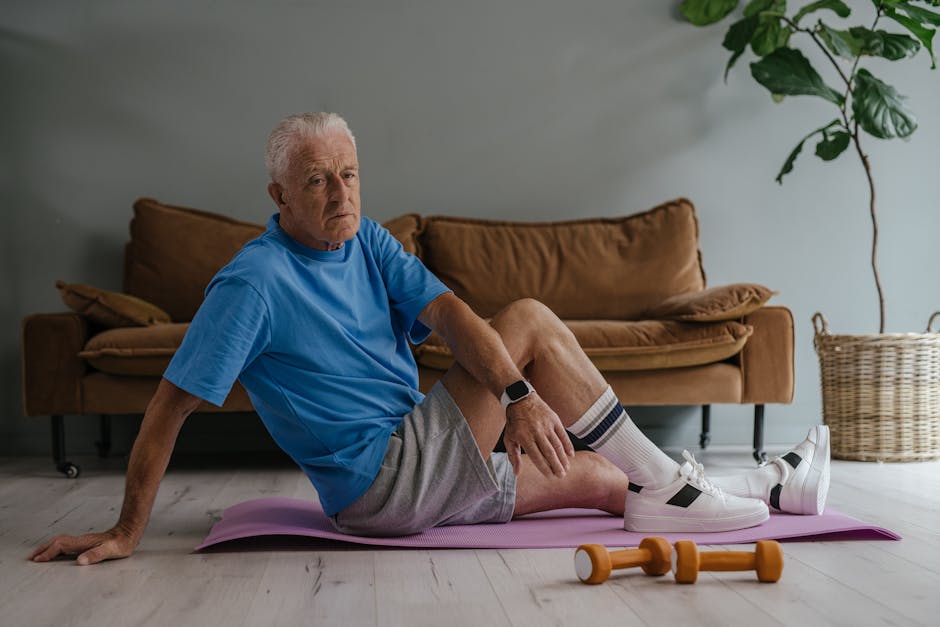 Pessoa realizando exercícios de elevação pélvica ou com elásticos de resistência sobre um colchão firme