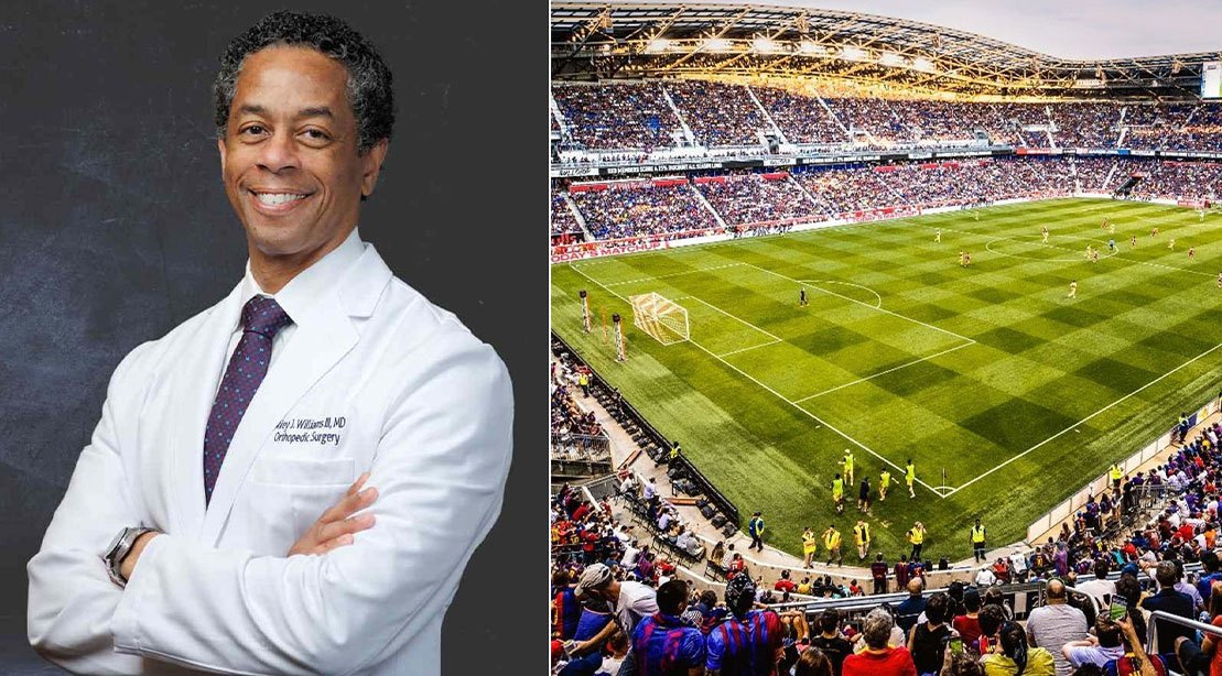 Um jogador de futebol em ação, com uma garrafa de suco de frutas natural e uma barra de proteína em cima de uma bola de futebol