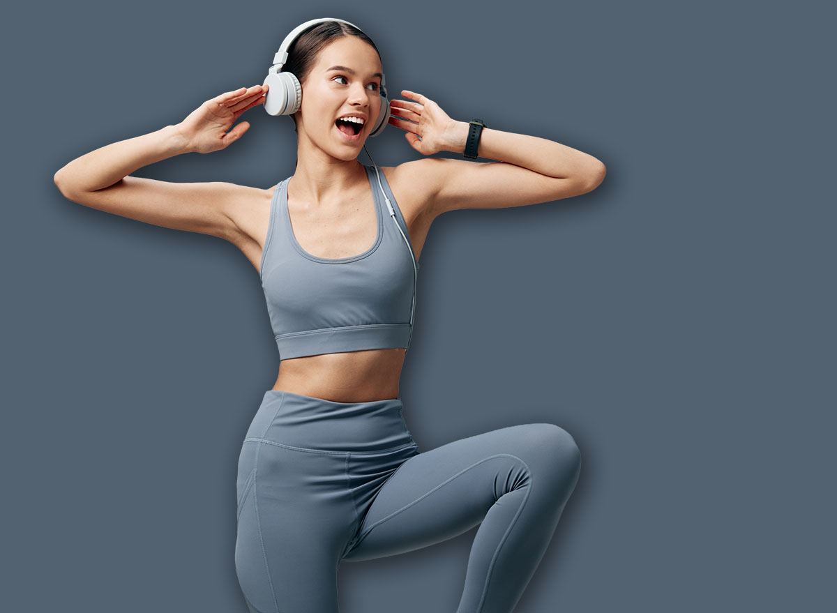 5 Exercícios em pé para fortalecer o core após os 55 anos